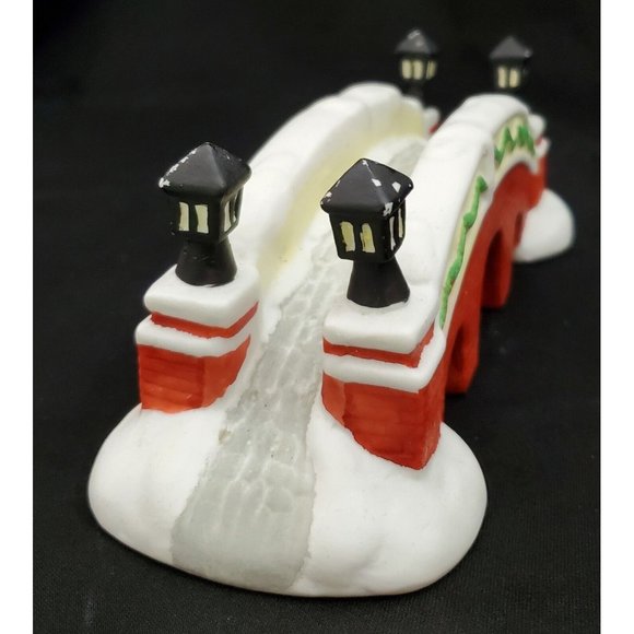 Noma Dickensville COBBLESTONE FOOT BRIDGE w/lanterns Christmas Village accessory - Picture 4 of 5